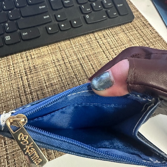 Karma Women Zip ID Wallet - Picture 5 of 5